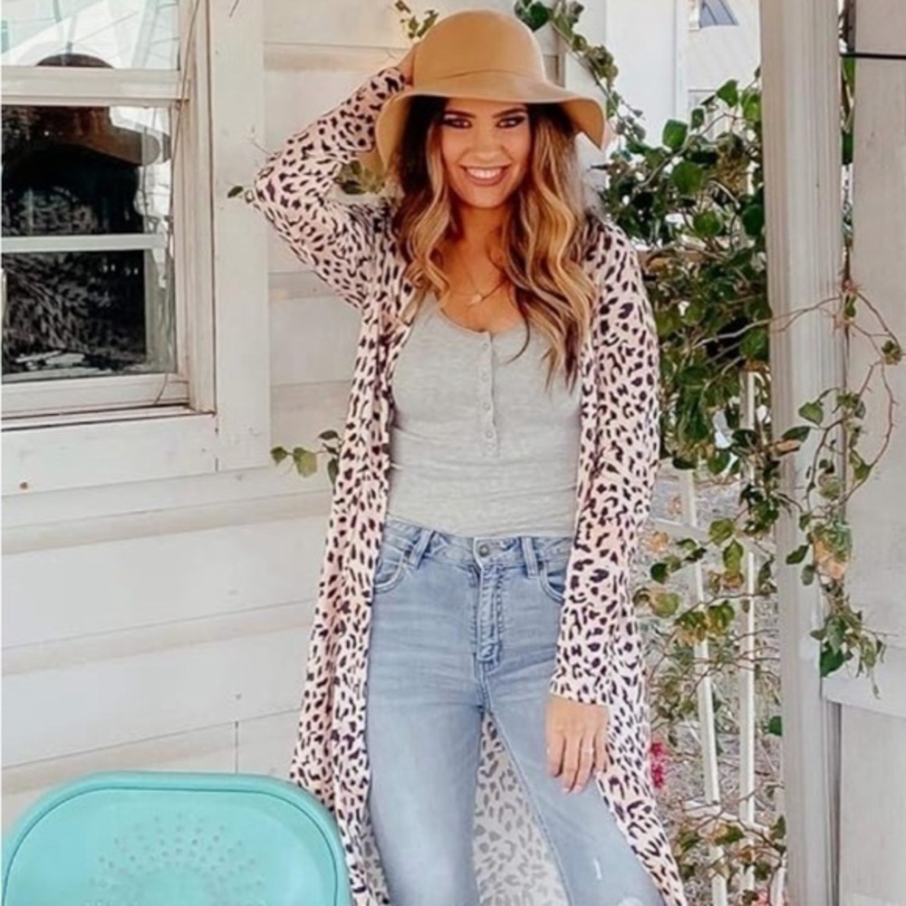 Leopard print duster, cardigan, cover-up, lightweight, perfect w/ jeans or dress